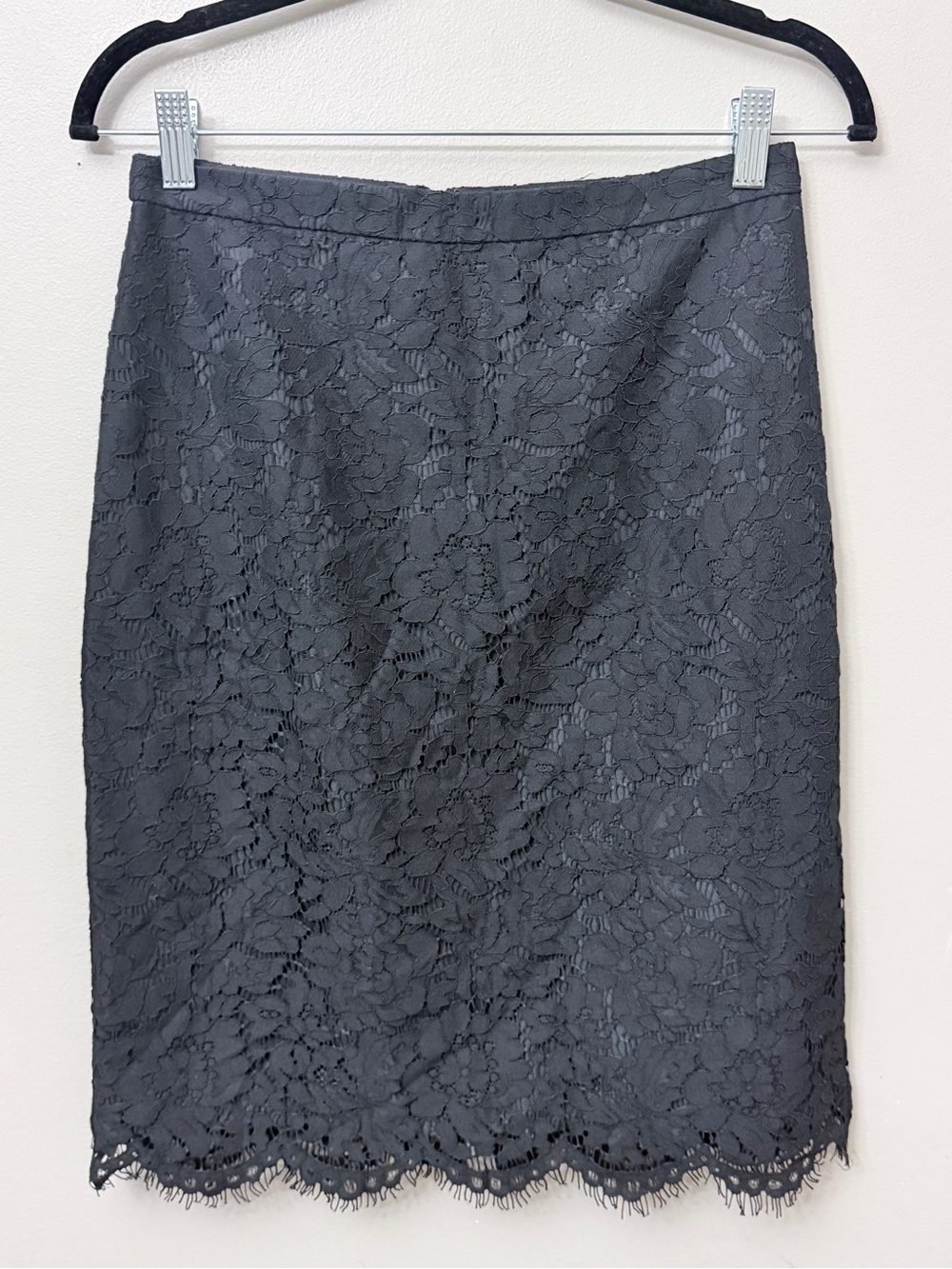 Lord & Taylor Black Floral Scalloped Lace Pencil Skirt 0